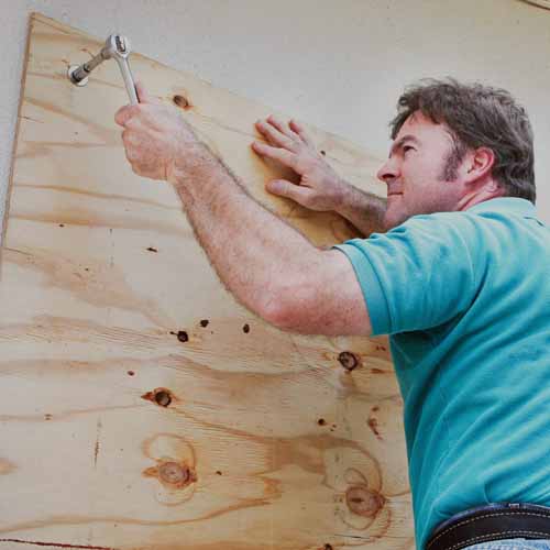 Board Up Services Wise Guys Restoration and Construction Ltd